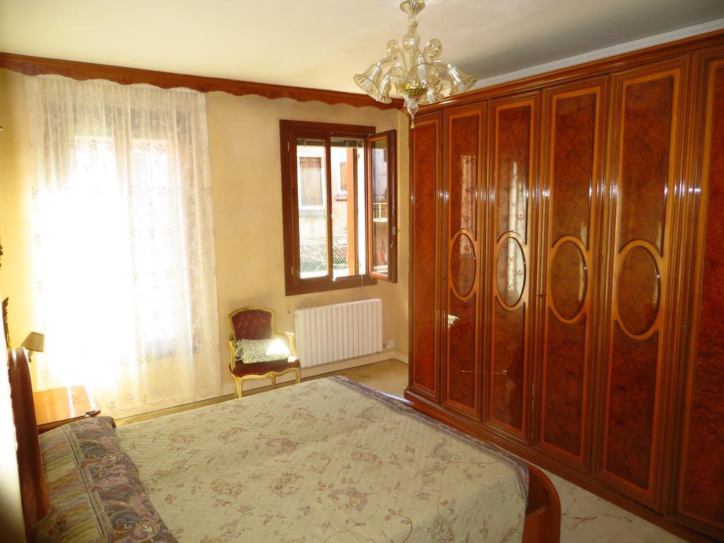 Asteria Venetian * Venecia